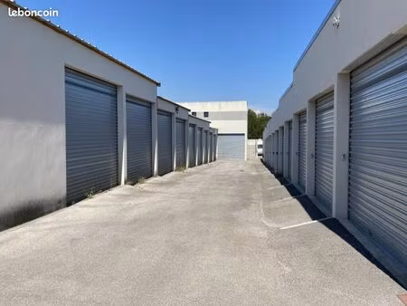 parking 84 m² fos sur mer