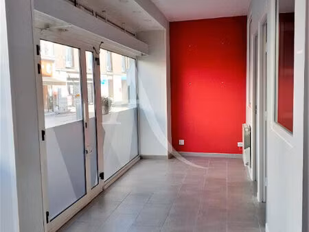 location commerce 4 pièces 52 m² à gournay-en-bray (76220)