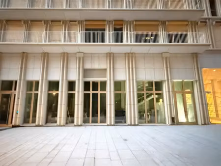 local de 174m2 sur 2 niveaux à louer sur paris 13e