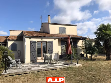 vente maison 5 pièces 153 m² la meilleraie-tillay (85700)