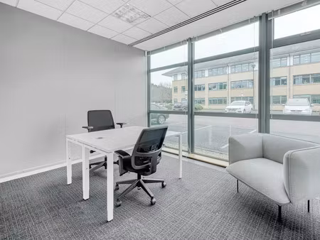 location meublée locaux professionnels 10 m² à bourg-en-bresse (01000)  529 €