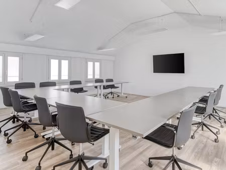 location meublée locaux professionnels 45 m² à bourg-en-bresse (01000)  4 289 €