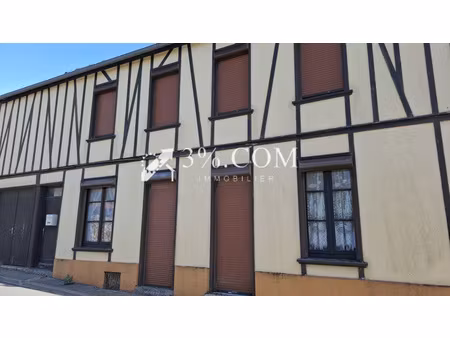 oisemont : maison de village 1 / 2 ch  courette  garage.