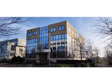 modern offices for rent from 400 m² up to 3.800 m²