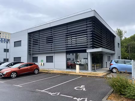 vente locaux professionnels 586 m² à archamps (74160)  1 734 000 €