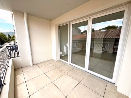 appartement recent t2 de 41m2 avec terrasse