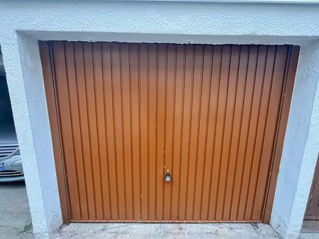 location parking 13 m² à poissy (78300)  100 €