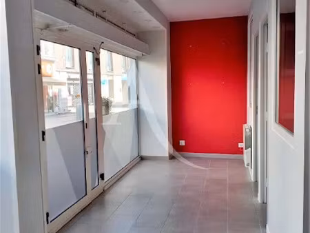 location locaux professionnels 4 pièces 52.76 m² à gournay-en-bray (76220)  770 €