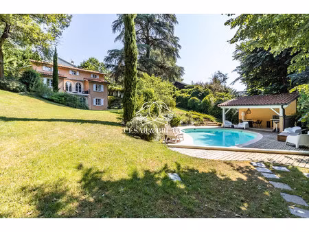 maison de 7 pièces (210 m²) à crépieux la pape