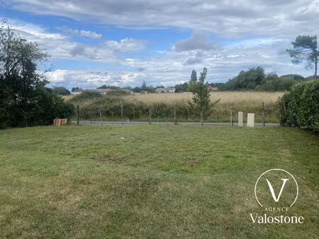 terrain constructible de 3700m2 à aubagnan