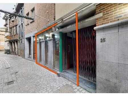 commerce de 85 m2 – rue en roture