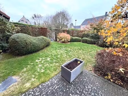 superbe appartement r.c. avec jardin et piscine