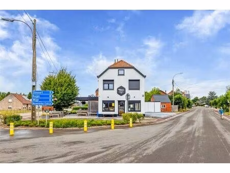 interessante opbrengsteigendom met handelsruimte en appartement