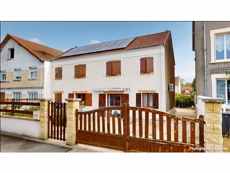 maison avord 7 pièce(s) 220 m2