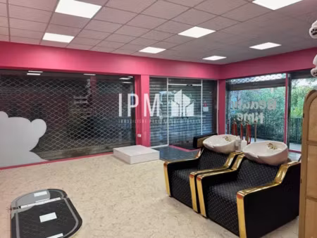 a vendre local commercial de 110 m² - 13011 marseille