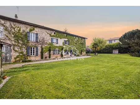 batisse 265m² - eyzin-pinet centre - parcelle 2000m² construct