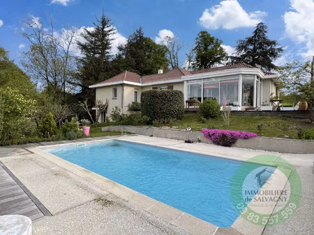 a vendre maison 4 chambres  piscine  charbonnières les bains