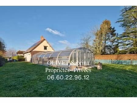 pavillon avec piscine couverte