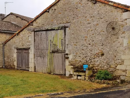 vente maison 4 pièces à sainte-radegonde (86300)  15 000 €