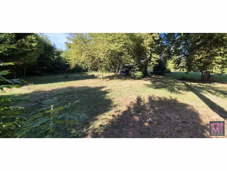 terrain à bâtir d'une surface de 790m2