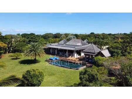 tamarin: villa d'exception sur un domaine de golf - mzimc970