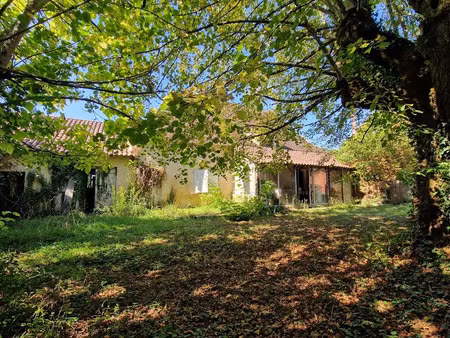 vente maison 5 pièces 96 m² à le bugue (24260)  181 900 €