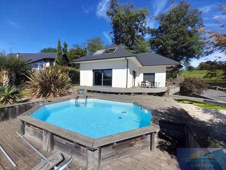 maison construite en 2009 avec grand sous-sol