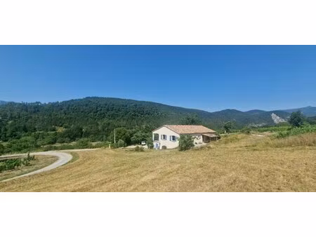 grande maison avec terrain de 5 172 m²  plusieurs logements indépendants et 3000m² de vign