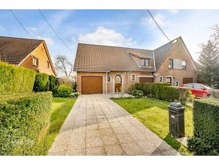 charmante villa avec garage et jardin