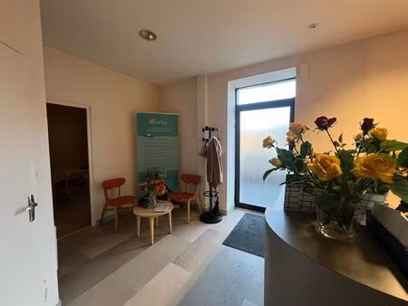 local commercial sarlat la caneda 80 m2