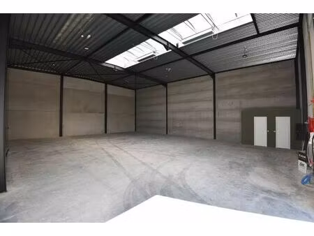 goed gelegen nieuwbouw kmo-unit 267m² te eeklo