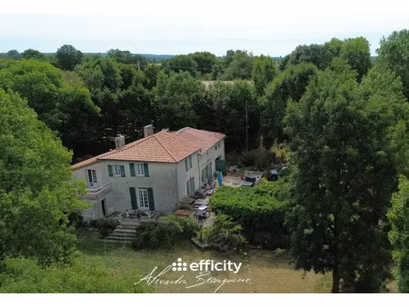 vente maison 5 pièces 207 m² à cours (79220)  397 500 €