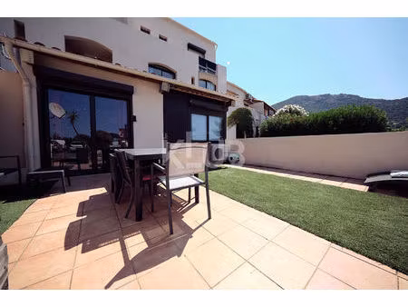 idéal investissement locatif : appartement t3 de 63 m2 à aregno plage  à moins de 200 mètr