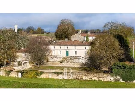 domaine en pleine nature - ancienne propriété viticole de 5 8 hectares