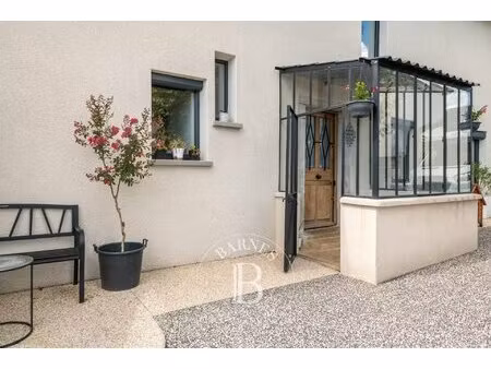 corp de ferme d'environ 180m² - 5 chambres - piscine - pétanque - garage - terrain de 735m