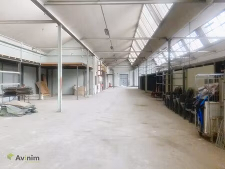 location local commercial