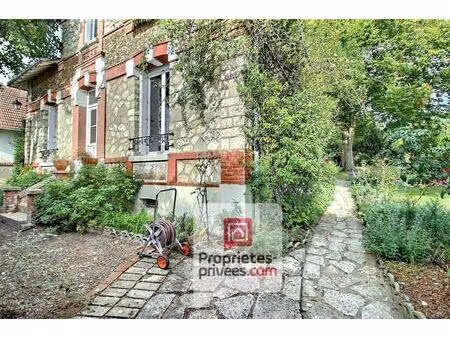 1h de paris bercy -15 mn de la gare de montargis à pied  elegante meuliere de 6 pieces + g