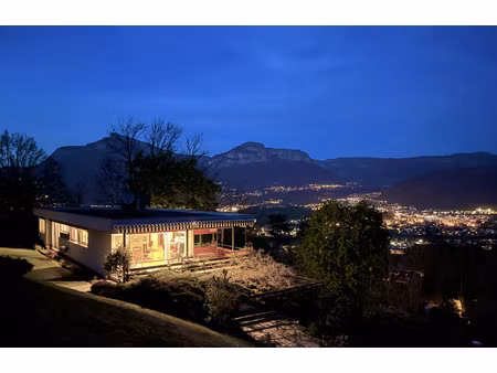 cadre de vie unique pour cette maison d’architecte avec vue panoramique exceptionnelle - à