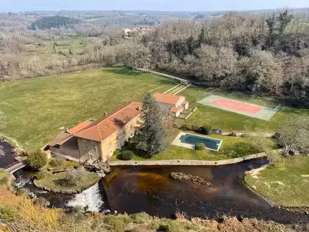 domaine de 16 pièces principales
