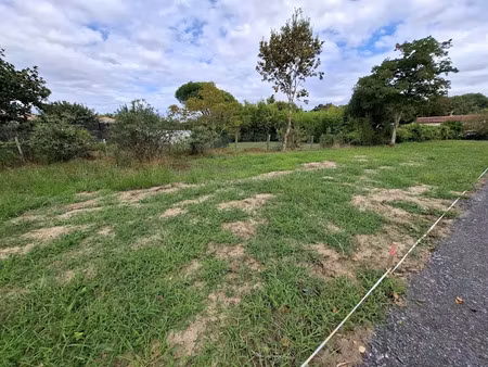 vente terrain 600 m² à dax (40100)  80 000 €