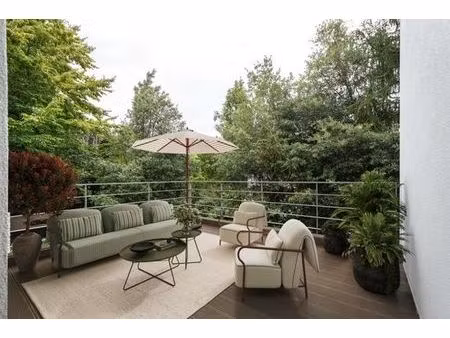 vert chasseur: appartement 2ch de 126m² avec terrasse