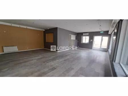 local commercial fronton 127 m2