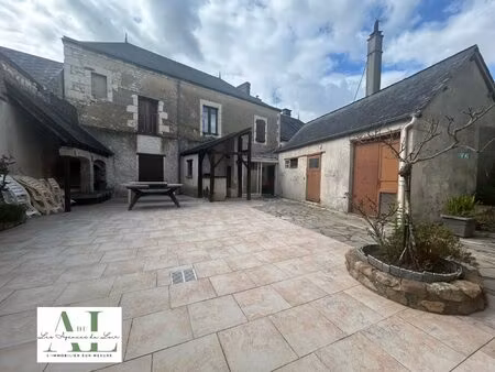 maison de caractère de 227 m² avec dépendance  sur commune pr