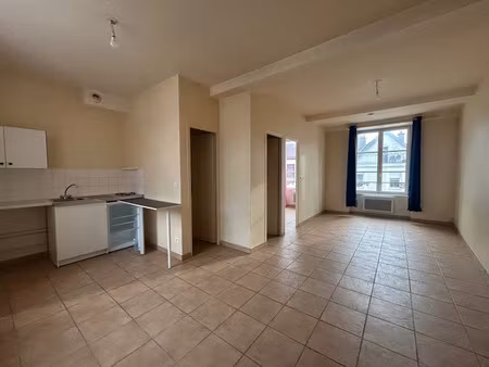 location appartement 2 pièces 37 m² à chaumont (52000)  380 €