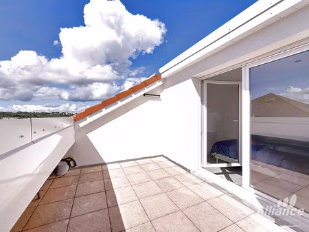 a vendre duplex d' exception avec terrasses et garage.