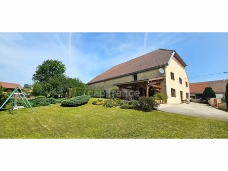 ancienne ferme rénovée avec dépendances (39110)- charme et potentiel exceptionnel