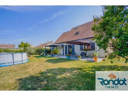 maison 6 pieces / 4 chambres / environ 105 m2 / 702 m2 terra