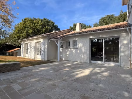une maison familiale pleine de charme  d'espace et de lumièr