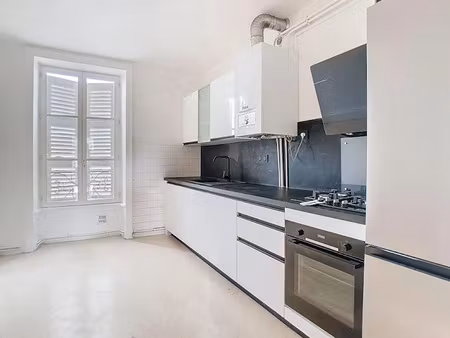 location appartement 4 pièces 103.3 m² à aurillac (15000)  880 €