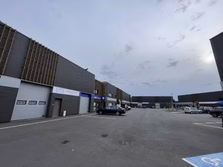 local d'activités à louer